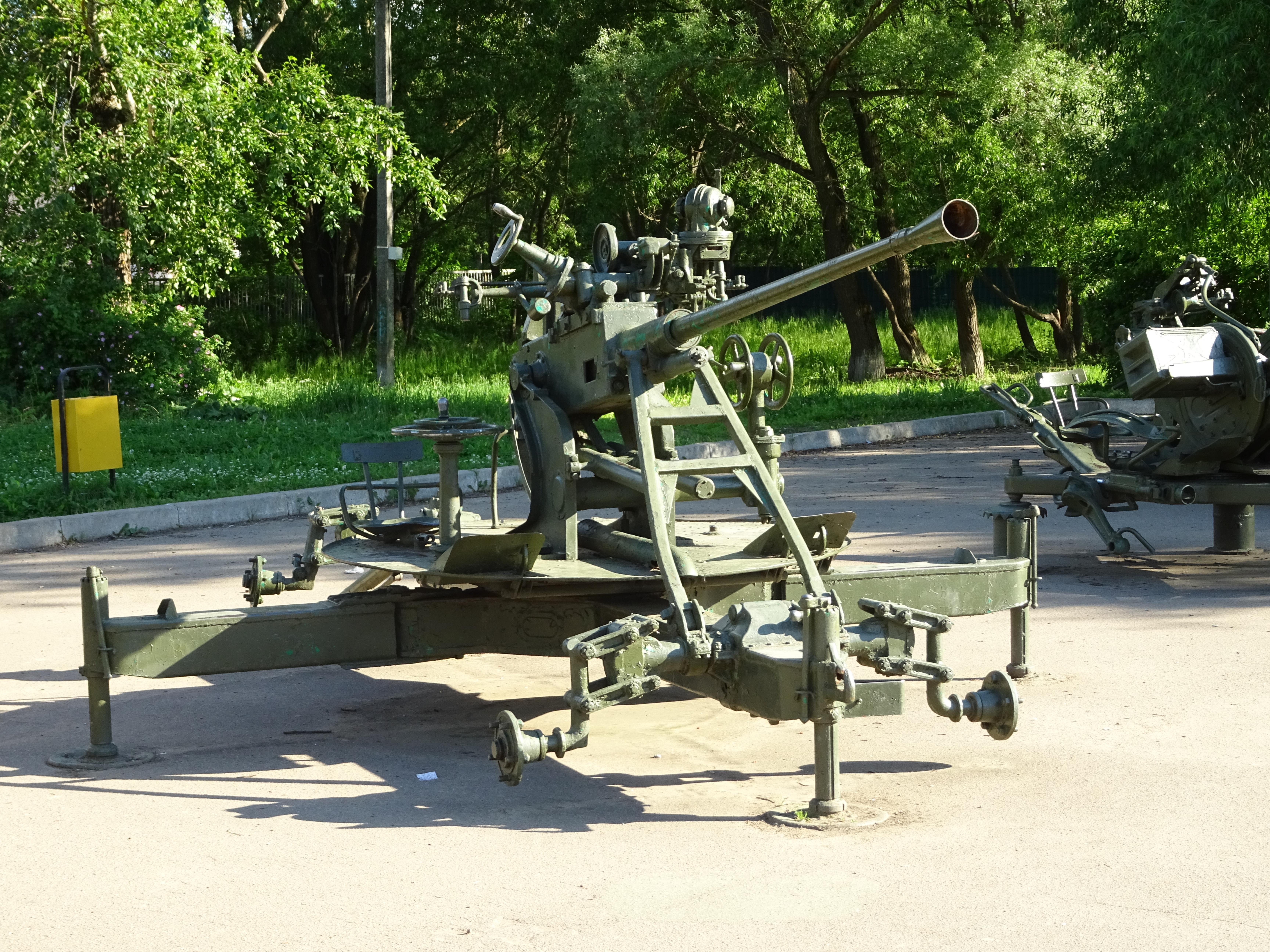 Обнинск. Отдых и развлечения: Экспозиция «Военная техника»